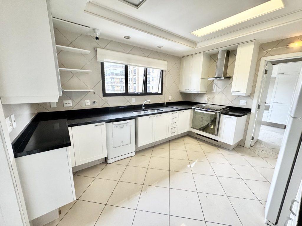 135e6d4a-ce2d-4f31-badd-904872cc0fd8