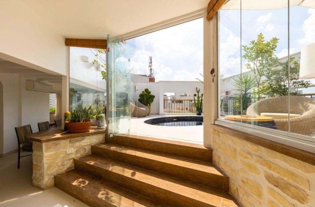 e261478f-df6f-4a6b-be68-2098fb8fd73d